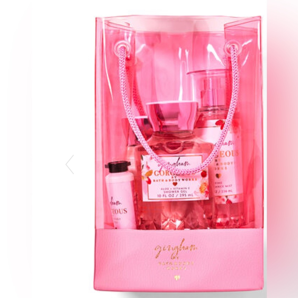 S🚫LD NWT Bath & Body Works Gingham Gorgeous Gift Bag Set of 4 & comes w/ BBW BAG